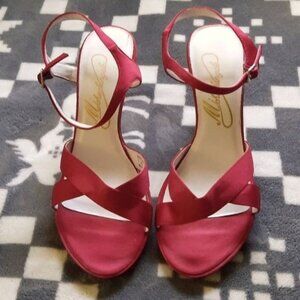 Michaelangelo Britany Mauve Wine Strappy 3 Inch Heel Sandal Size 7.